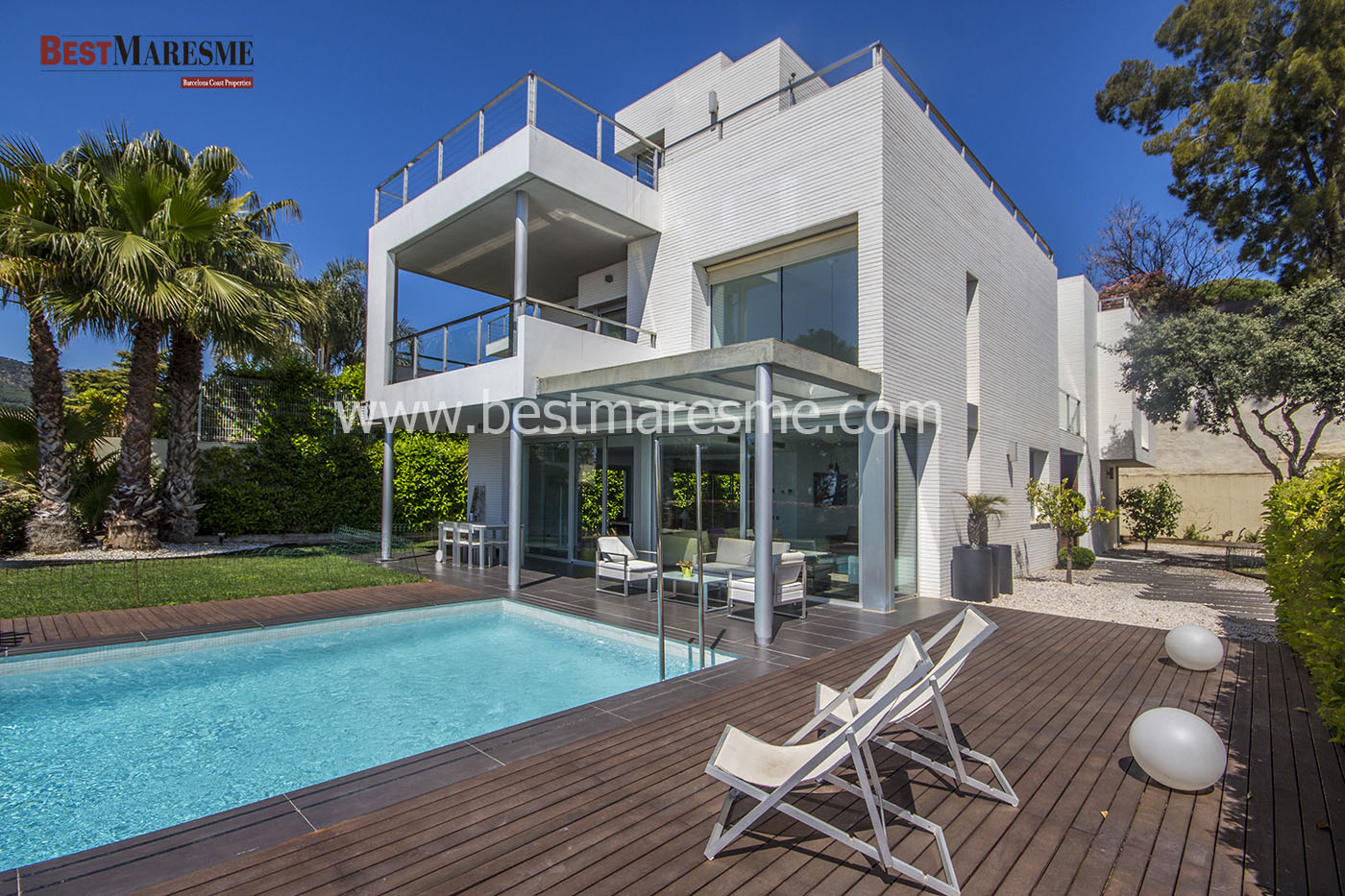 Casa de lujo y diseño con bonitas vistas al mar