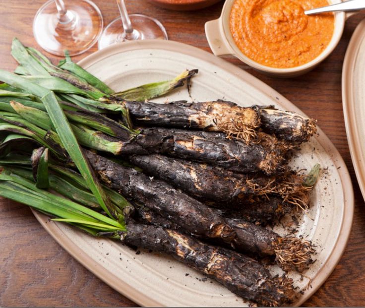 Calçots y su salsa