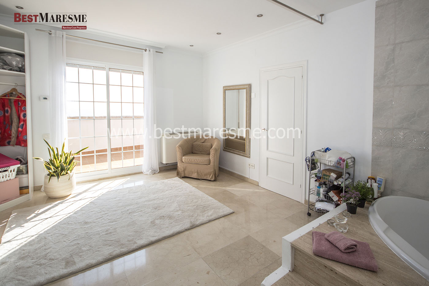 Suite con vestidor y terraza privada