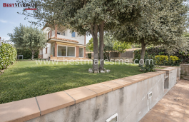 Casa céntrica con gran jardin llano en Teià