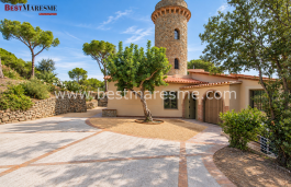 A unique estate with the Mediterranean as its horizon