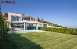 Exclusiva residencia de diseño con vistas panorámicas al mar
