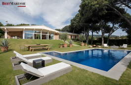 Espectacular casa de lujo en alquiler a cuatro vientos en el Maresme, en una sola planta y rodeada de naturaleza