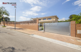 Mediterranean style with the latest innovations in construction technology for sale in Sant Pol.