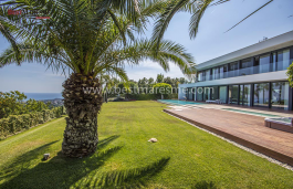 Maison exclusive de style moderne, située dans l'une des urbanisations les plus prestigieuses de Sant Vicenç de Montalt