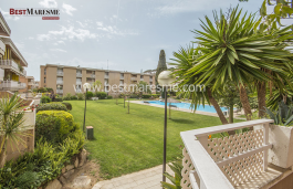 Planta baja a la venta de 111 m2 más 40 metros exteriores, gran terraza delantera y un agradable jardín posterior