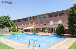Preciosa casa adossada, a 20 minuts de Barcelona, proveïda de zona comunitària amb piscina, totalment reformada