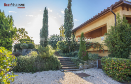 Casa en lloguer de 450m2 a la millor zona residencial, preciós jardí amb un petit bosc de pins, piscina i menjador d'estiu