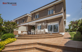 Fantastic luxury corner house for rent, in the town of Teià