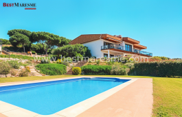 Exclusive equestrian estate just 30 km from Barcelona