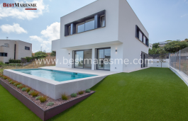 Villa moderna y luminosa en Teià con jardín y piscina