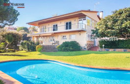 Preciosa vivienda en el mismo centro de la población de Alella a 15 minutos del mismo centro de la ciudad de Barcelona
