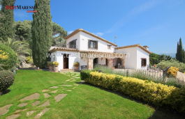 30 minutes from Barcelona built on an awesome 1800 sqm high plot and with beautiful views