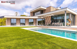 Maison récemment construite à vendre à Cabrils.