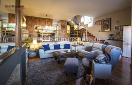 Magnífica casa en Alella renovada por completo recientemente. Situada en una privilegiada zona residencial