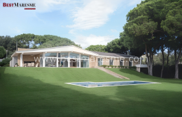 Spectacular detached luxury villa for rent in the Maresme region, all on one level and surrounded by nature