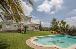 When luxury is ... space! large house in Vilassar de Dalt.
