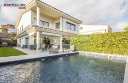 Completely renovated with high end finishes and nearby Vilassar de Dalt dowtown.