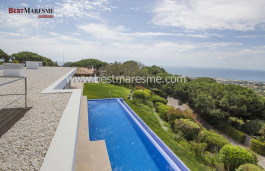  Espectacular y exclusiva casa de estilo moderno en Supermaresme!