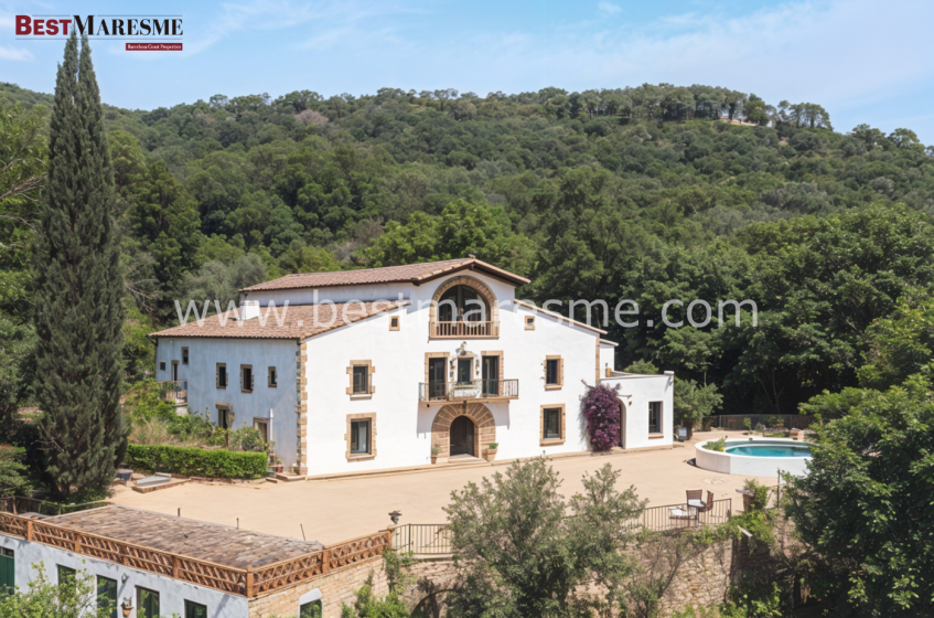 A tan solo 40 minutos de Barcelona, en el corazón de El Maresme, se encuentra esta finca singular de 29,28 hectáreas!
