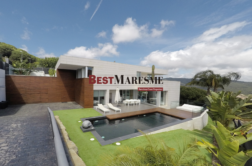 Diseño impecable, moderno, lineal y luminoso. casa en venta en Argentona