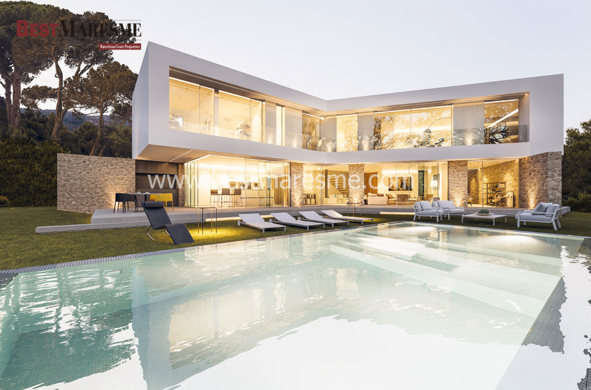 Equipada para disfrutar al máximo del aire libre, la impresionante piscina y las preciosas vistas al mar.