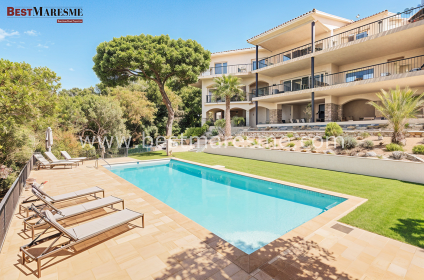 Rodeada de naturaleza es ideal para quienes buscan tranquilidad sin renunciar a la comodidad y al estilo de vida mediterráneo