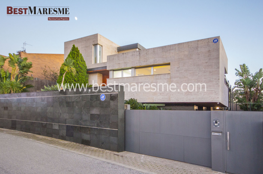 En plena naturaleza, total tranquilidad y a pocos minutos del acceso a Barcelona